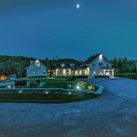 Auberge Sous L'Edredon B&B Saint-Sauveur-des-Monts Exterior foto