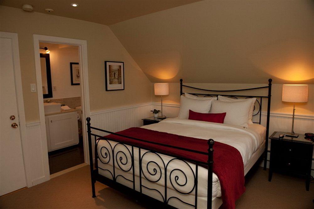 Auberge Sous L'Edredon B&B Saint-Sauveur-des-Monts Exterior foto