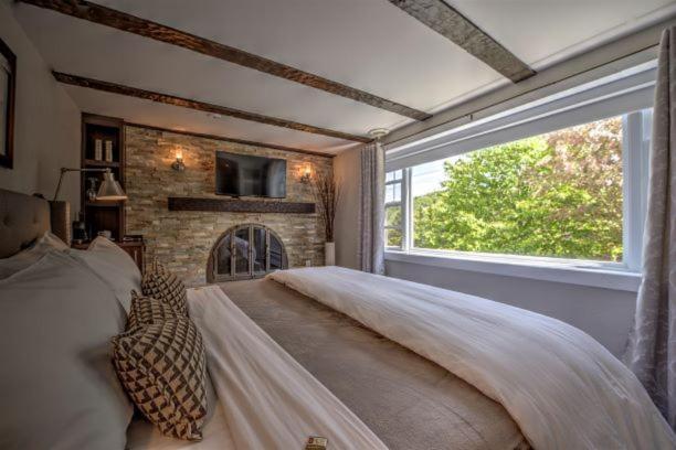 Auberge Sous L'Edredon B&B Saint-Sauveur-des-Monts Exterior foto